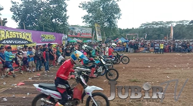 Balapan Grasstrack