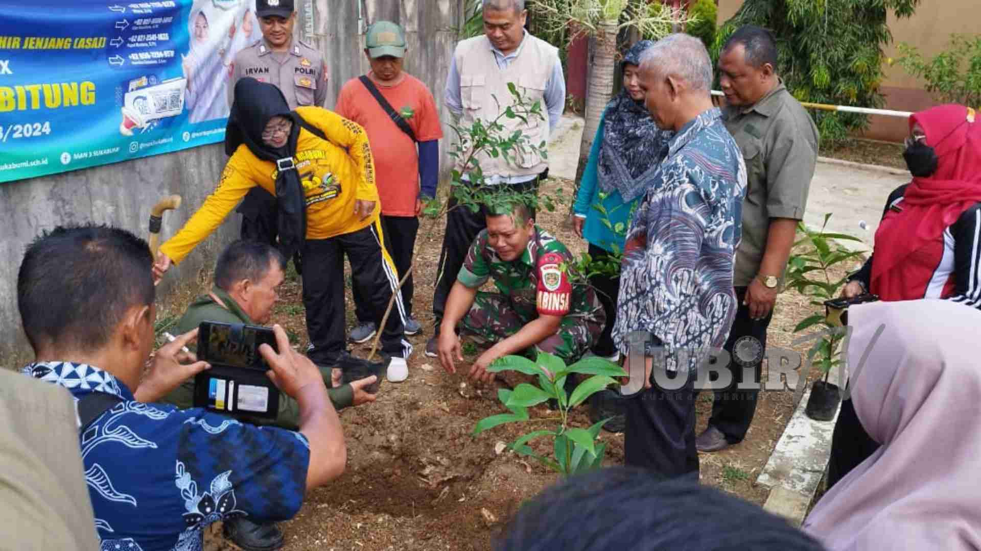 penanaman pohon