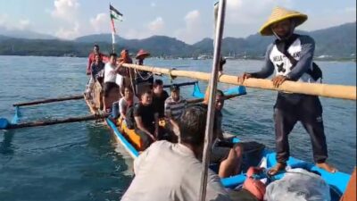 Terombang – ambing, Kapal Berpenumpang WNA Cina dan NTT Ditemukan di Laut Sukabumi