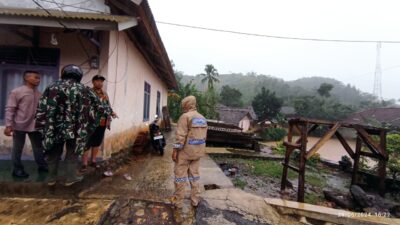 Delapan Rumah Terendam