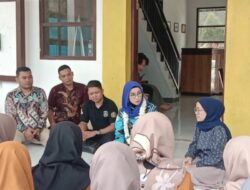 Desi Ratnasari Beri Motivasi Pendidikan ke Mahasiswa Bina Mutiara Surade Sukabumi