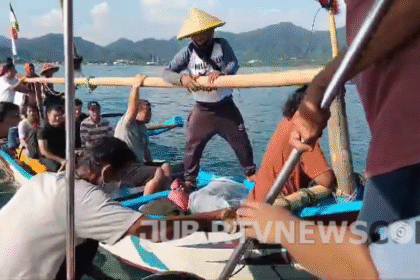 9 WNA Cina dan 3 WNI terapung