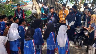 Mahasiswa KKM STKIP Binamutiara Sukabumi Bareng Pokdarwis Pantai Minajaya, Edukasi Pelajar SDN Citaritih