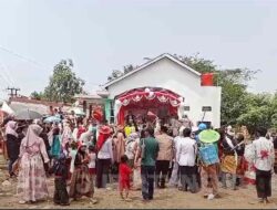 Ribuan Warga Desa Carenang Meriahkan Karnaval dan Lomba Nasi Tumpeng dalam Rangka HUT RI ke-79