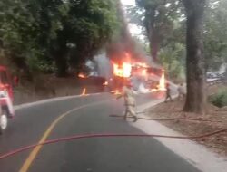 Viral, Bus MGI Palabuhanratu Ludes Terbakar di Cibadak