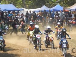 Puluhan Pembalap Grasstrack Rebutkan Piala Kapolsek Jampangkulon