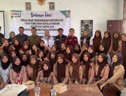 Pelajar di Bantargadung Dapatkan Edukasi Pengawasan Pemilu