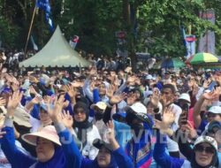 Tumpah! Puluhan Ribu Masyarakat Ikuti Jalan Santai dan Senam Asyik Iyos-Zainul di Palabuhanratu