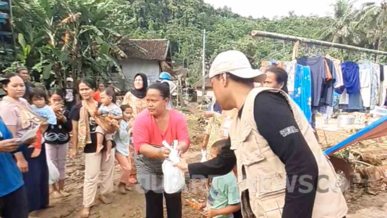Peduli Korban Banjir Sukabumi, Yayasan Jampang Bergerak Salurkan Bantuan Secara Langsung