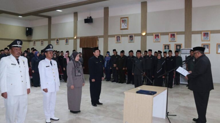 Bupati Sukabumi Resmi Lantik 100 Pejabat Administrator dan Pengawas, Ini Daftarnya