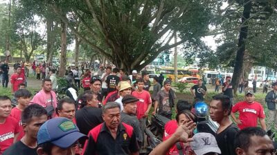 Kesal Tunggu Keputusan Tertulis, Demo Sopir Elf di Dishub Sukabumi Sempat Memanas