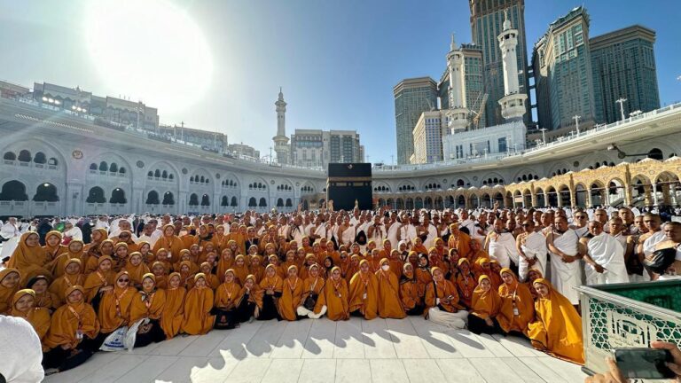 Hadiah Umroh, Apresiasi Pesantren Darul Arqam Garut Bagi Santri Lulus