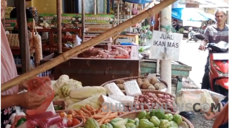 Masuki Hari Kedua Ramadhan, Sejumlah Bapokting di Pasar Cinageun Jampangkulon Alami Kenaikan