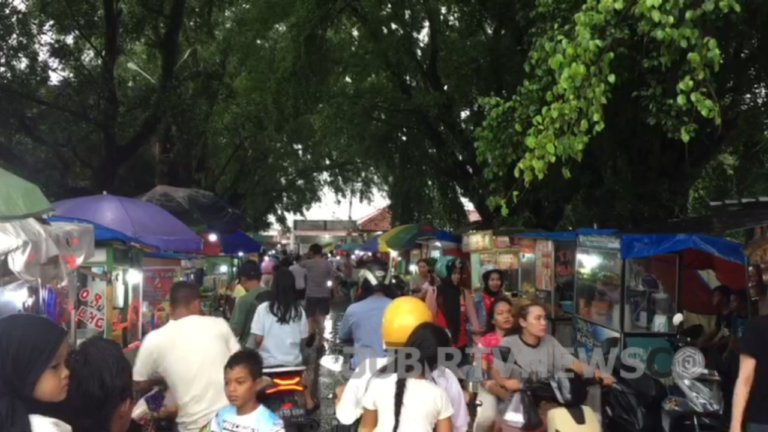 Tradisi Ramadan, Warga hingga Pejabat Berburu Takjil di Alun-alun Palabuhanratu Sukabumi