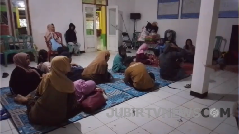 223 Warga Langkapjaya Sukabumi Mengungsi Akibat Longsor dan Ancaman Susulan