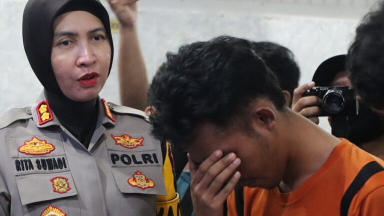 Polres Sukabumi Kota Tangkap Delapan Pelaku Tawuran Antar Geng Motor dan Amankan Senjata Tajam