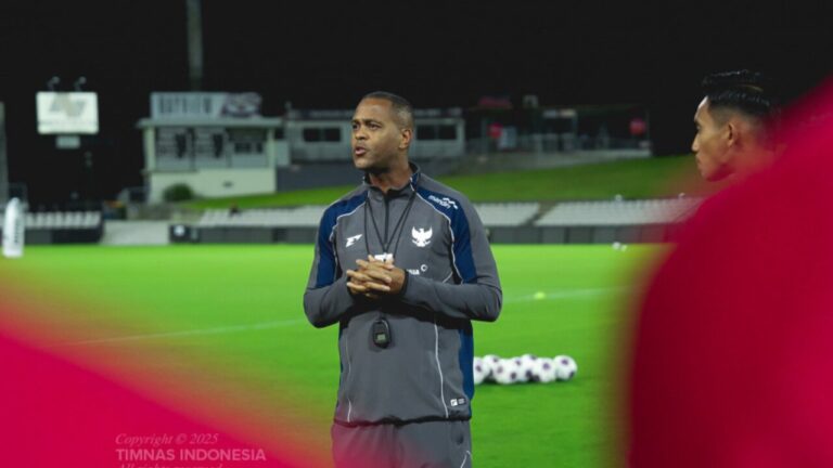 Potret Latihan Perdana Timnas Indonesia, Patrick Kluivert Beri Kesan Jelang Laga Lawan Australia