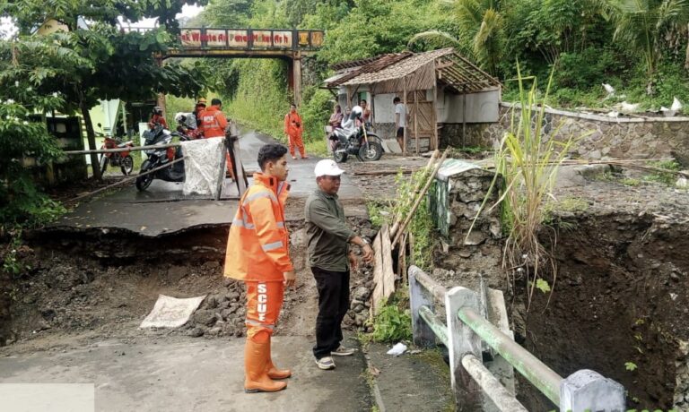 Tiga Jembatan Rusak Akibat Cuaca Ekstrem di Kecamatan Simpenan Sukabumi