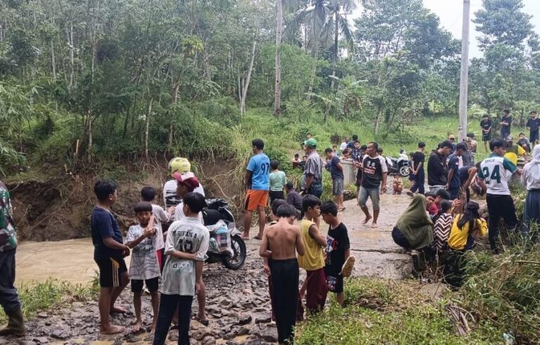 Pulang Ngaji, Siswa MI di Bantargadung Hanyut di Sungai Leuwi Curug Sukabumi