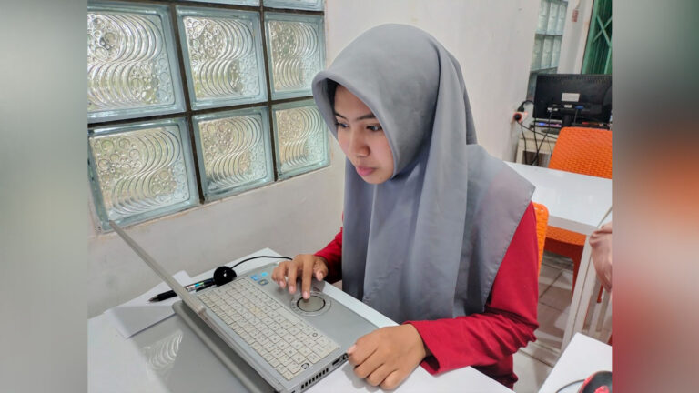 Siswi PKBM Asal Cisolok Sukabumi Raih Medali Perak di Pekan Olimpiade Siswa Nasional 2025