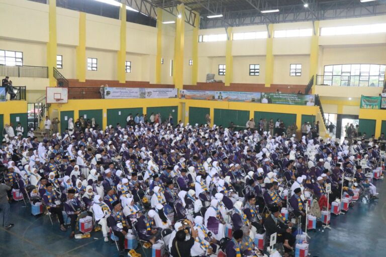 442 Calon Haji Kloter 18 Dilepas Wabup Sukabumi, Termuda Berusia 20 Tahun