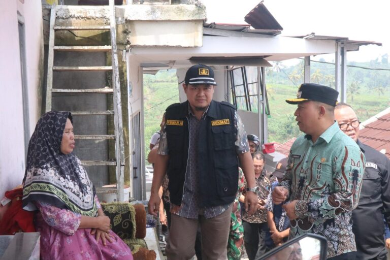 233 Rumah Terdampak Bencana Puting Beliung di Ciambar, Wabup Sukabumi Pastikan Penanganan