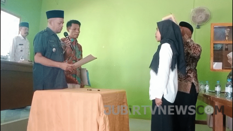 Camat Jampangkulon Resmi Lantik Anggota BPD PAW Desa Padajaya