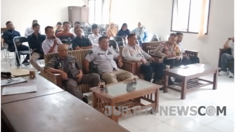 Tertibkan Pedagang Liar, Pemcam Jampangkulon Gelar Penertiban Pasar UMKM