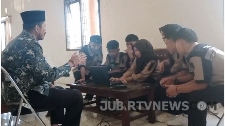 Siswa SMK Al-Musa Waluran Jalani PKL di Kantor Kecamatan Jampangkulon Sukabumi