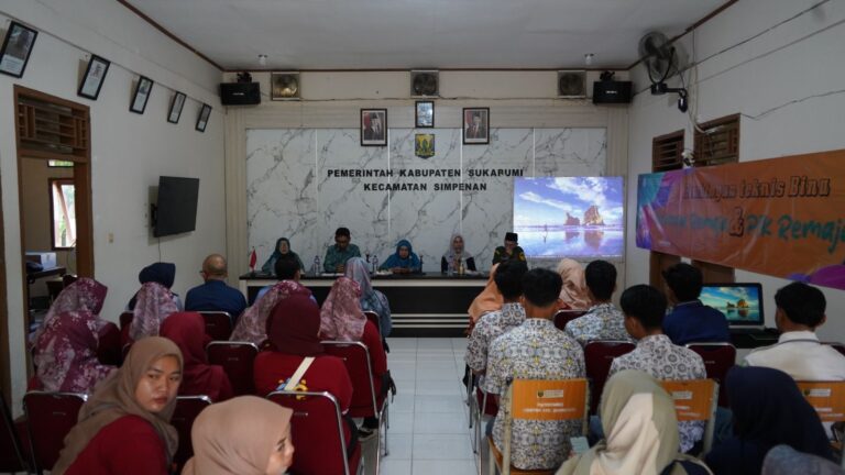 Dorong Remaja Jadi Generasi Berkualitas, DPPKB Sukabumi Gelar Pembinaan BKR dan PIK-R di Simpenan