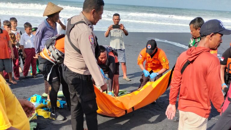 Nelayan Hilang di Muara Cikaso Ditemukan Meninggal di Pantai Cikawung Sukabumi