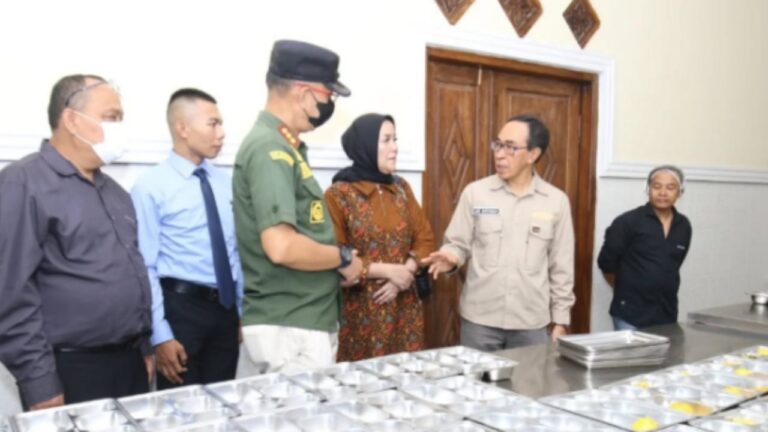 Sekda Sukabumi Resmikan SPPG Perdana di Simpenan, Dukung Program Makan Bergizi Gratis