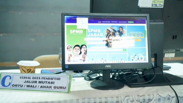 Sempat Terjadi Gangguan, Pendaftaran Hari Ketiga SPMB Tahap 1 Jabar Tembus 252 Ribu Lebih