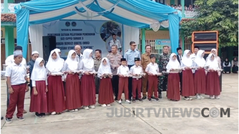 Tingkatkan Gizi Pelajar, Yayasan Al-Mubarokah Luncurkan Program MBG di MIN 2 Sukabumi