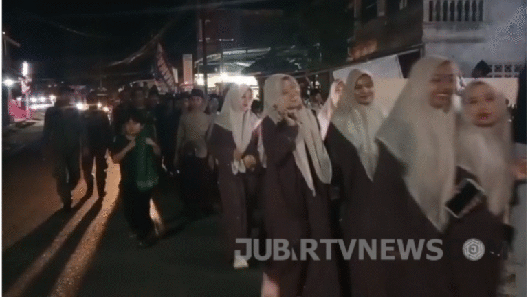 Ribuan Warga Jampangkulon Sukabumi Meriahkan Pawai Obor, Sambut Tahun Baru Islam 1447 H