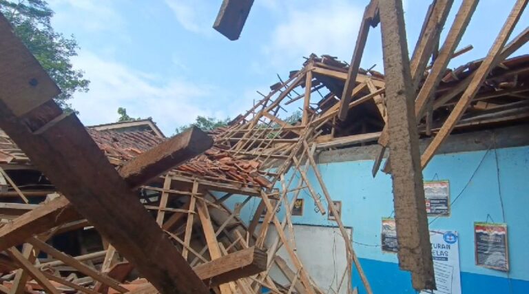 Gedung Kelas SMP di Simpenan Ambruk, Disdik Sukabumi Gerak Cepat Lakukan Penanganan