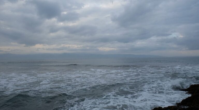 BMKG: Cuaca Ekstrem Masih Intai Sejumlah Destinasi Wisata di Tengah Masa Libur Sekolah