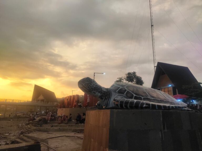 Hilang Setelah Viral, Patung Penyu Gadobangkong Palabuhanratu Kembali Muncul dengan Anggaran Segini