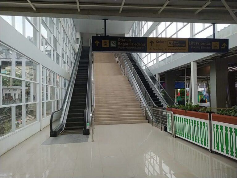 Warga Sukabumi Korban Insiden Skybridge Paledang Masih Terbaring, Suami Kritik Pengawasan Petugas