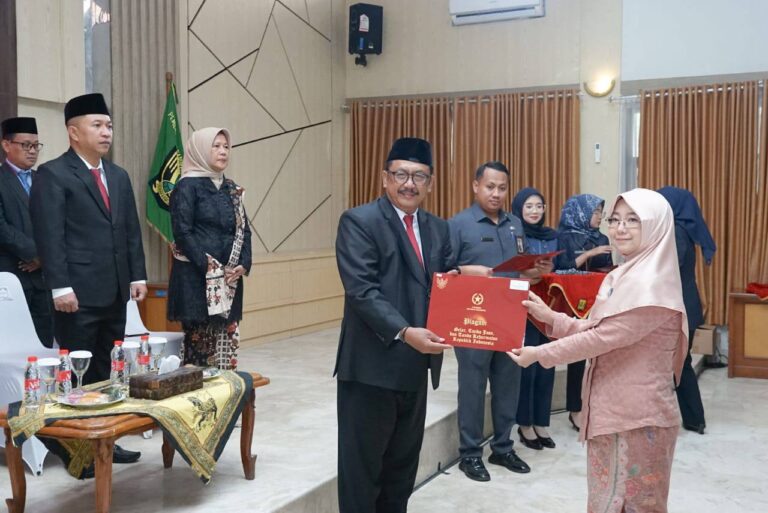 80 ASN Pemkab Sukabumi Terima Satyalancana Karya Satya, Bentuk Penghargaan atas Pengabdian