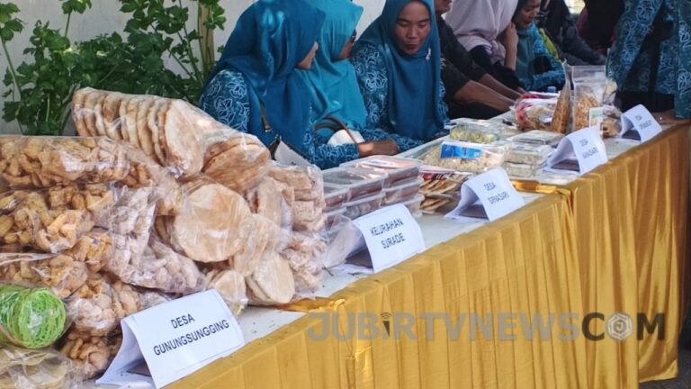 Video: Bazar UMKM Lokal Meriahkan Bina Wilayah TP PKK di Surade Sukabumi