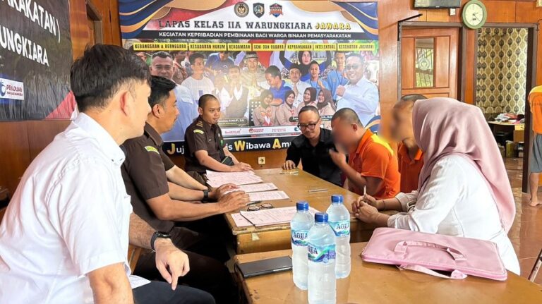 Kasus Perusakan Rumah Singgah di Cidahu Sukabumi: 8 Tersangka Diserahkan ke Kejaksaan