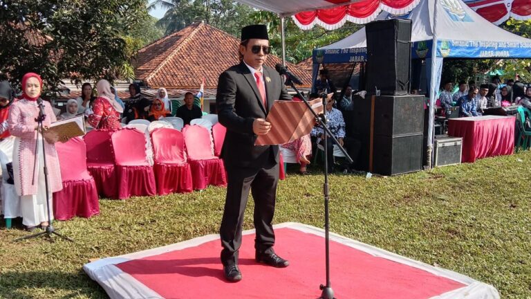 Momentum Kemerdekaan: Dadang Hermawan Bacakan Proklamasi dan Beri Apresiasi Paskibraka Ciracap