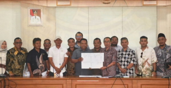 DPRD Sukabumi Bahas Penyempurnaan Raperda Perubahan APBD 2025 Bersama TAPD