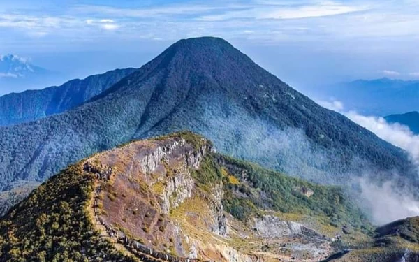 Balai Besar TNGGP Umumkan Pendakian Gunung Gede Pangrango Ditutup Sementara Mulai 13 Oktober 2025