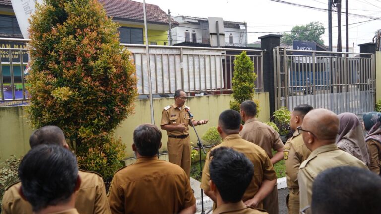 Eka Nandang Pimpin Apel Perdana di DPPKB Sukabumi, Usung Semangat Kolaborasi dan Inovasi