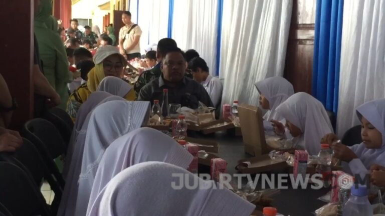 Video: Ketua DPRD Sukabumi Dampingi Peresmian Jembatan Panel Garuda, Nikmati MBG Bersama Siswa-Siswi