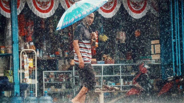 Waspada Cuaca Ekstrem Awal Oktober, BMKG Sebut Sejumlah Daerah Berpotensi Dilanda Hujan Lebat