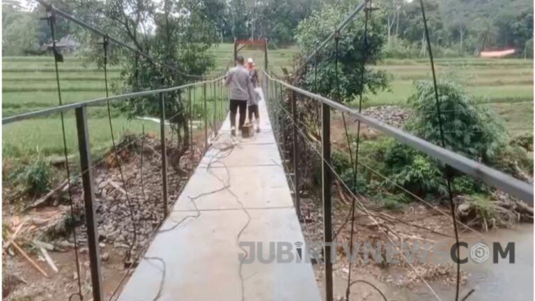 Video: Jembatan Gantung di Sungai Cikarang Sukabumi Dibangun Relawan, Hadirkan Akses Aman Bagi Warga