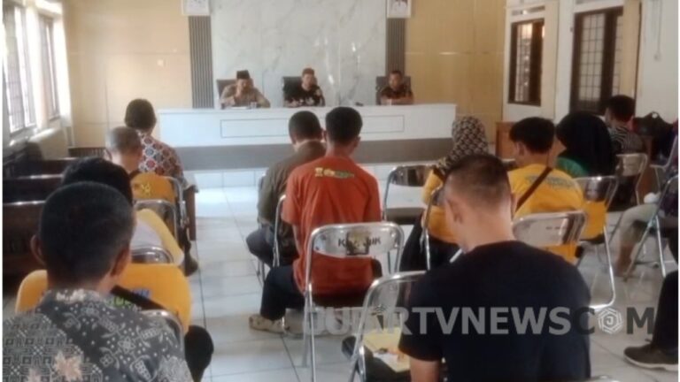 Video: Tingkatkan Kedisiplinan, Camat Jampangkulon Sukabumi Terapkan Piket Malam bagi ASN